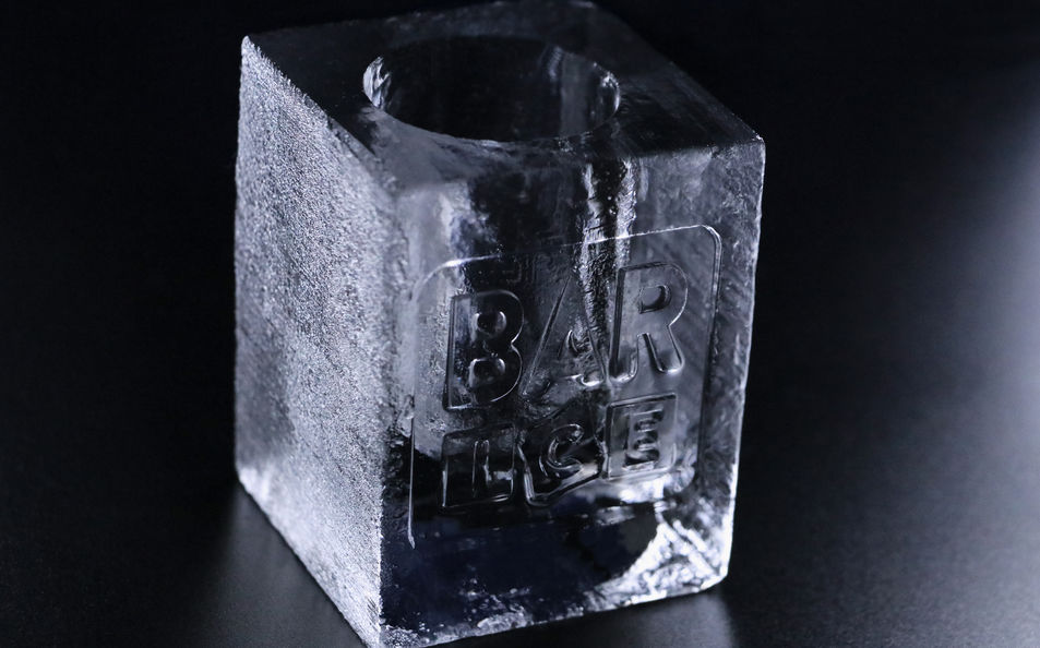 Создание ледяных композиций, скульптур и посуды изо льда